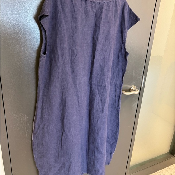 Kokomarina XXL linen Asymmetrical Dress in dark blue palette. - Picture 8 of 11